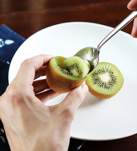 how to eat Kiwi how do you eat kiwi fruit